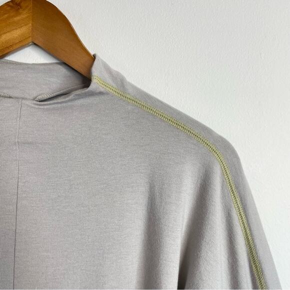 Universal Standard Eris Ash Gray Contrast Stitch Mock Neck shirt top XS 10 12 L - Picture 3 of 11